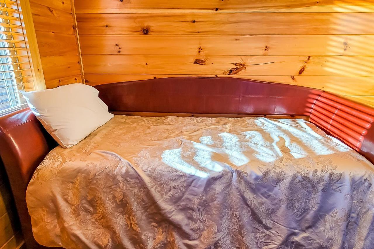 3 Lazy Bears Chalet Gatlinburg Esterno foto