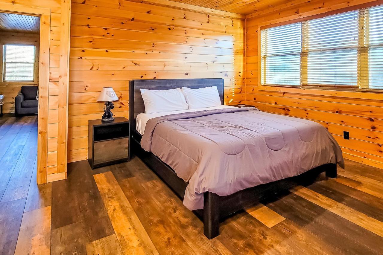 3 Lazy Bears Chalet Gatlinburg Esterno foto