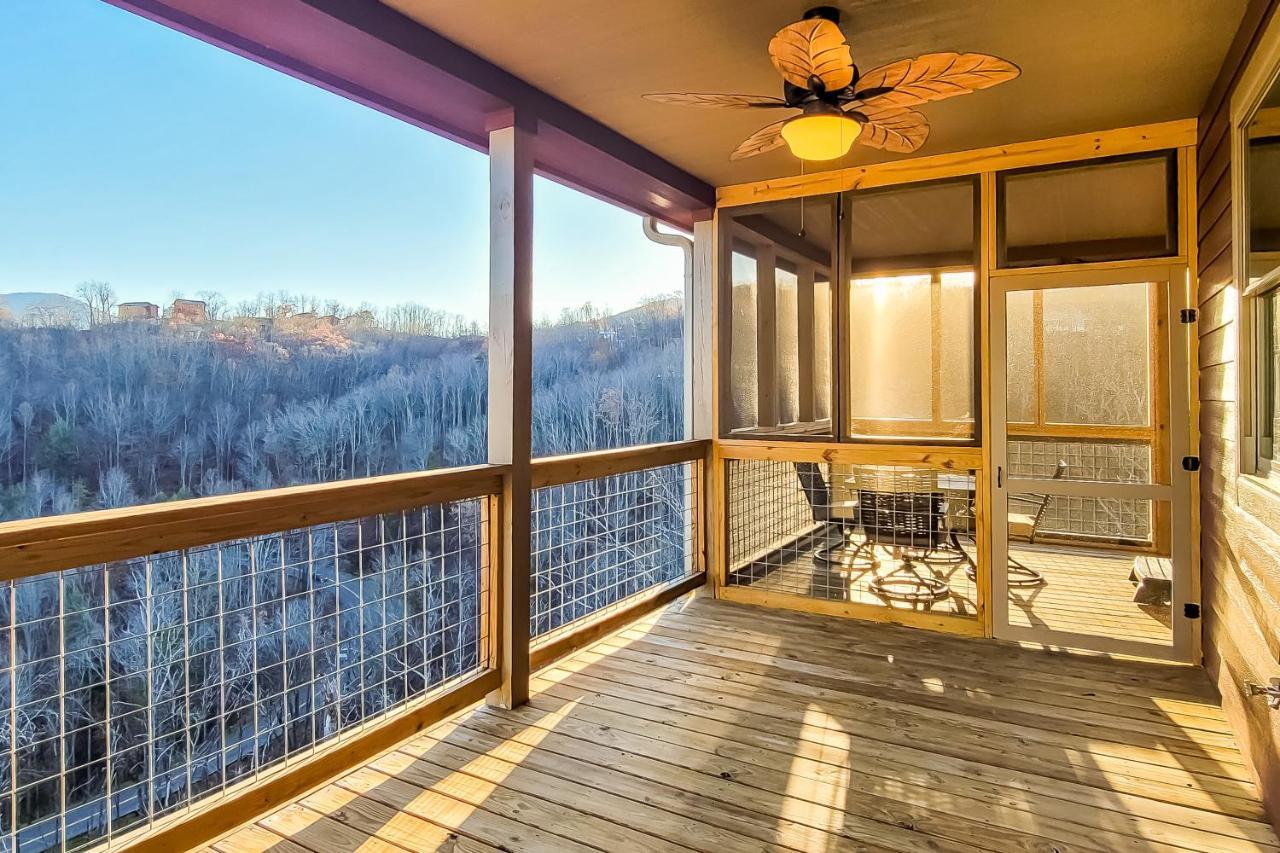 3 Lazy Bears Chalet Gatlinburg Esterno foto